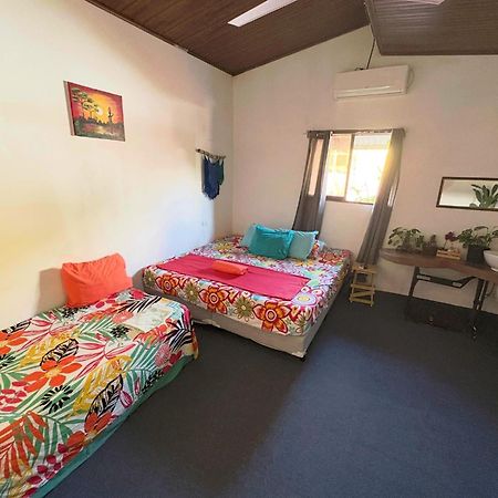 Passifloras Hostel Quepos Eksteriør bilde