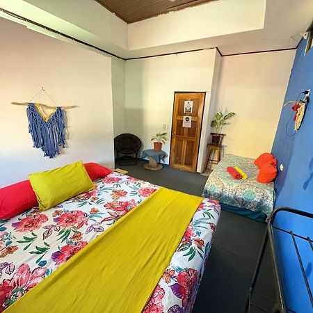 Passifloras Hostel Quepos Eksteriør bilde