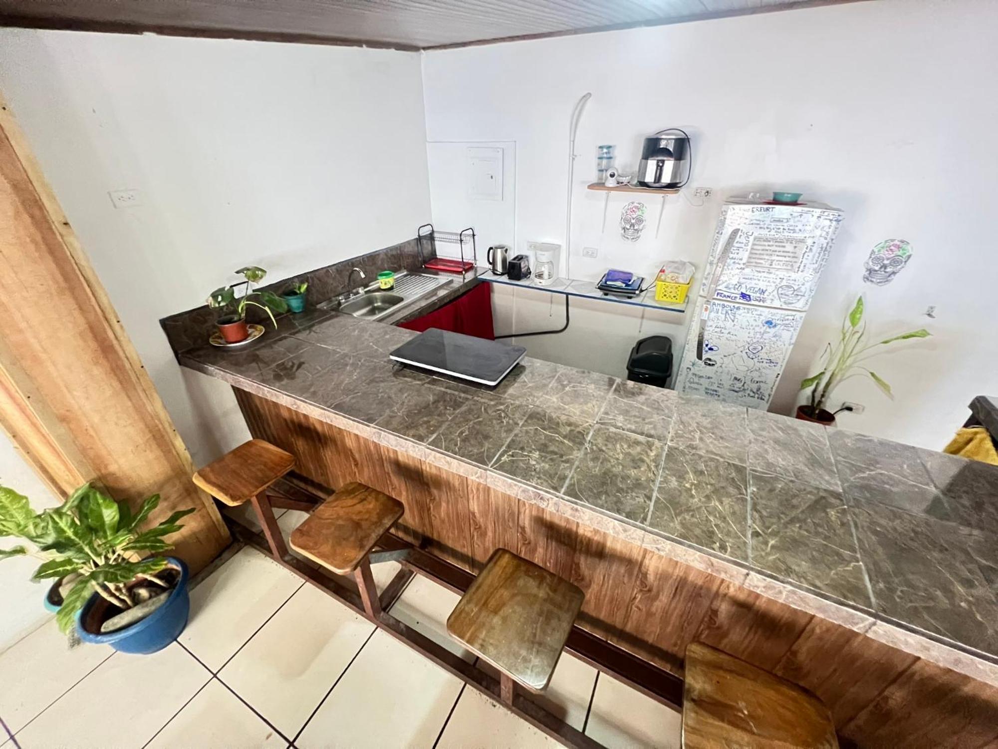 Passifloras Hostel Quepos Eksteriør bilde