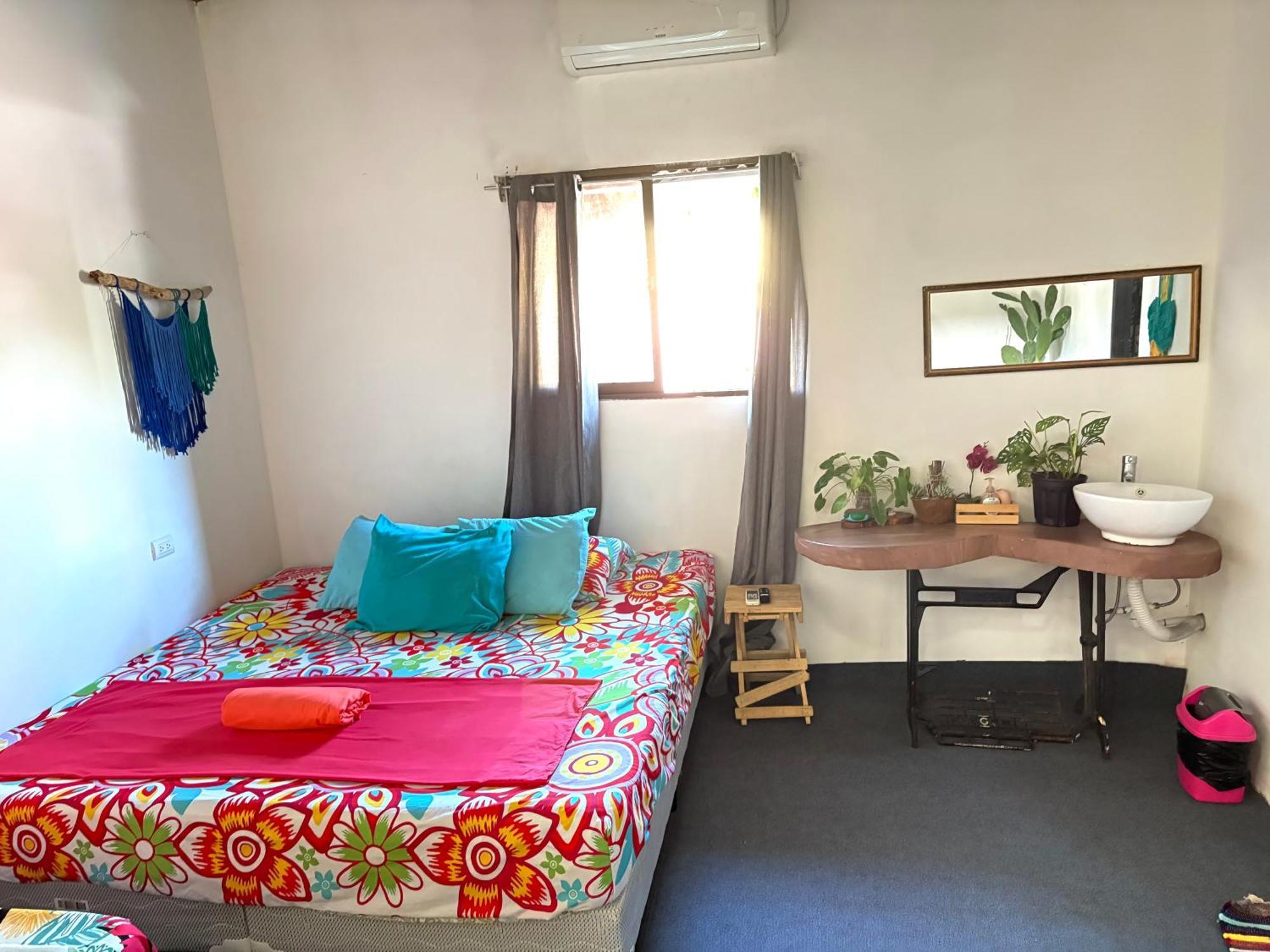 Passifloras Hostel Quepos Eksteriør bilde