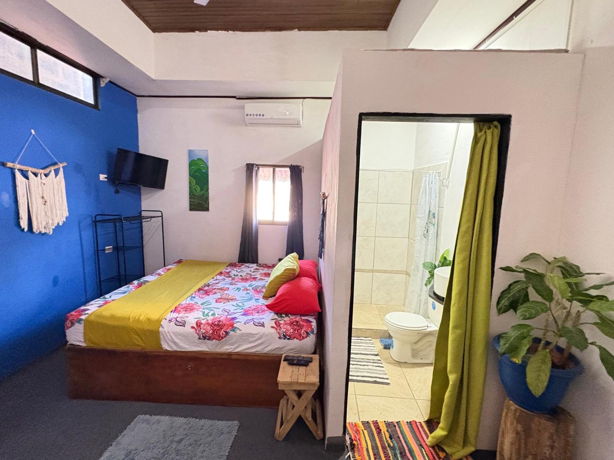 Passifloras Hostel Quepos Eksteriør bilde